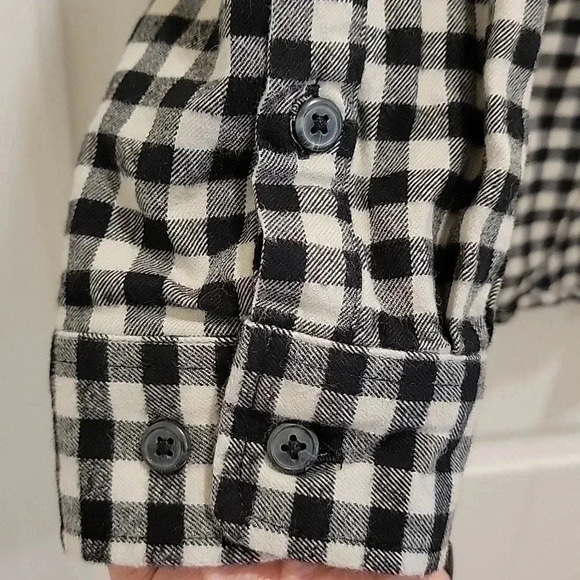 Carhartt Loose Fit Plaid Black White Flannel Size Medium - Picture 6 of 7